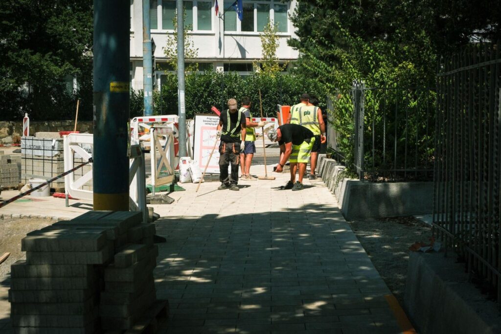 Marquage et piquetage sur un chantier