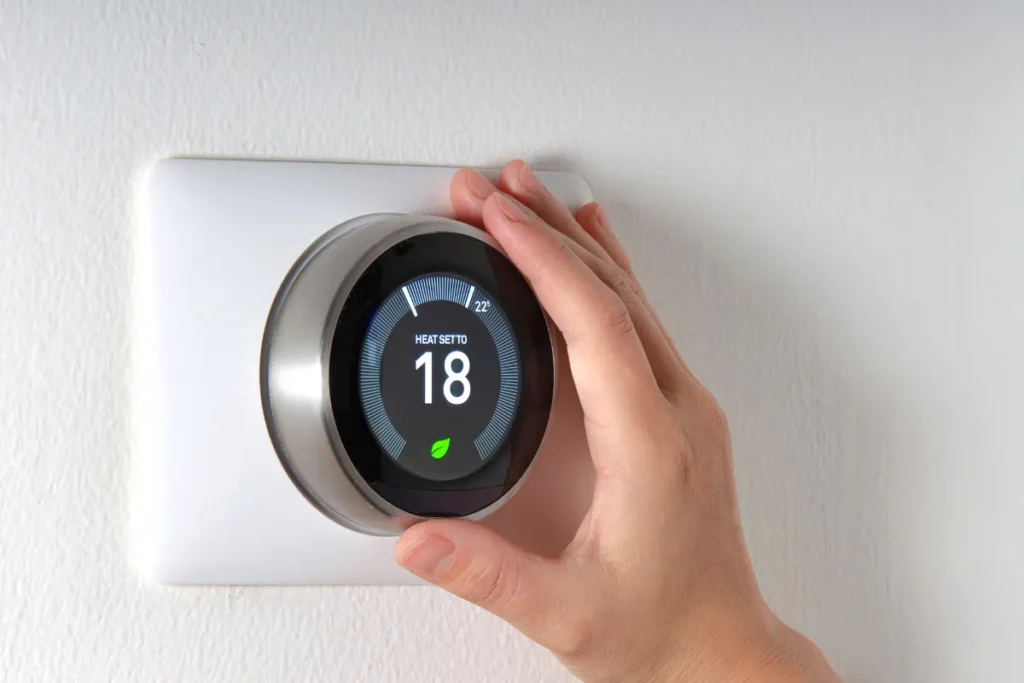 Thermostat d’ambiance ou thermostat connecté : lequel convient à votre chauffage ?