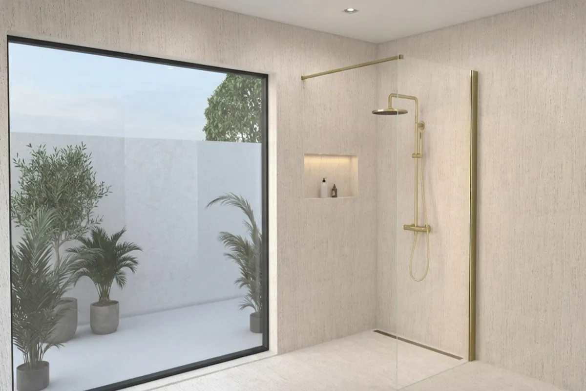 Colonne de douche dorée : comment créer une salle de bain au style palace
