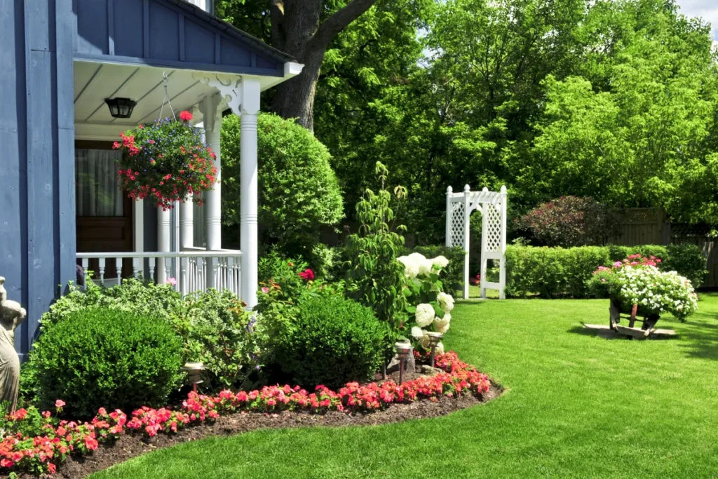 Quand utiliser du PVC pour aménager son jardin ?